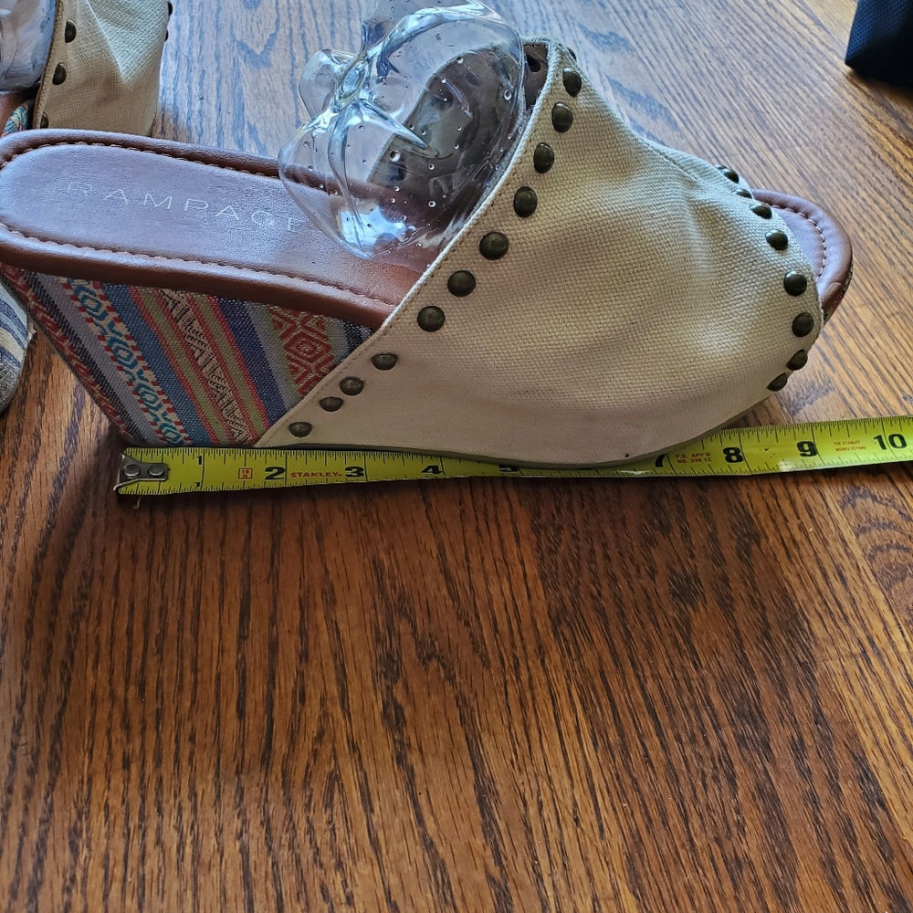 Shoes - Picture 4 of 7
